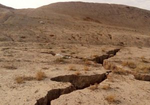 کسری ٣۵٩ میلیون متر مکعبی مخزن آب های زیرزمینی در اصفهان/ نرخ فرونشست در زمین بین پنج تا ۱۸ سانتی متر در طول سال