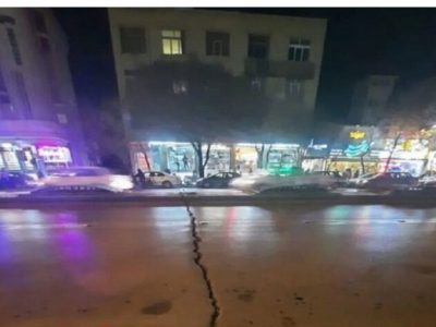 شکاف خیابان بزرگمهر اصفهان مربوط به درزهای انقطاعی زیرگذر است