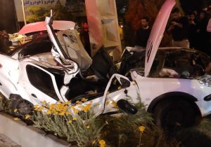 تشریح علت جان باختن راننده پژو ۲۰۶ در اثر برخورد با تیر چراغ برق