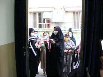 افتتاح نمایشگاه آثار هنرجویان هنرستان هنرهای زیبای دختران اصفهان به مناسبت هفته مشاغل