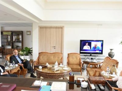 تقویت و حمایت از صنایع فرهنگی هنری خلاق راه برون رفت از مشکلات اقتصادی حوزه فرهنگ هنر است