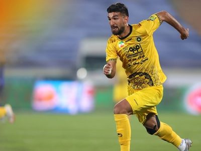 مغانلو به قرارداد خود با سپاهان پایبند است