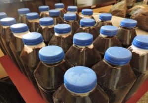 جاساز تریاک در ۸۲ بطری آب