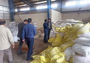 دپوی ۲ تن آرد خارج از شبکه توزیع در تیران و کرون