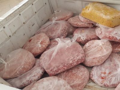 کشف و ضبط ۱۵۰ کیلوگرم گوشت قرمز غیر بهداشتی از محل کشتار و بسته بندی غیر مجاز در شهرستان فریدن