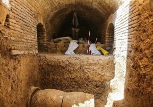 کشف یک سنگاب در گذر تاریخی «کمرزرین» اصفهان