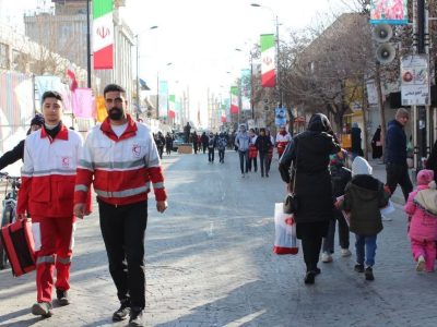 امدادرسانی نجاتگران جمعیت هلال احمر استان اصفهان در راهپیمایی ۲۲ بهمن