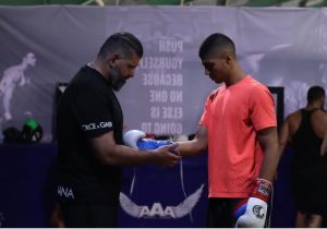 سرمربی و ۲ بوکسور اصفهانی در راه ارمنستان