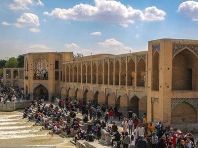 درهای شاه‌نشین پل خواجو به روی گردشگران گشوده شد