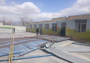 سقوط پوشش سقف شیروانی در روستای کرد علیا در کرون