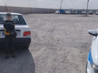 رانندگی چند کودک با یک دستگاه خودروی پراید در کاشان