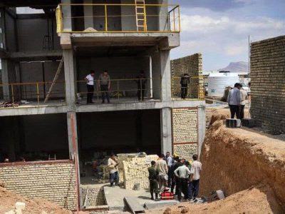 نجات معجزه‌آسای کارگر مدفون‌شده در دل چاه