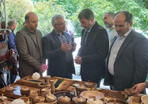 حضور طرح‌های اشتغال مددجویان کمیته امداد اصفهان در نمایشگاه مشاغل خانگی و صنایع‌دستی چهلستون