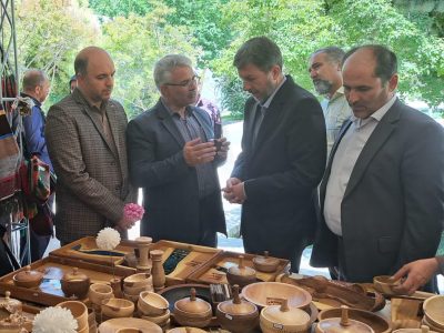 حضور طرحهای اشتغال مددجویان کمیته امداد اصفهان در نمایشگاه مشاغل خانگی و صنایعدستی چهلستون