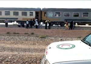 برخورد قطار با ۲ عابر کنار ریل در کاشان