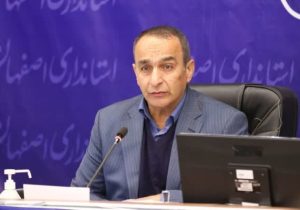 مبارزه با آفت ملخ بومی و مراکشی در ۵۰۰۰ هکتار از اراضی اصفهان