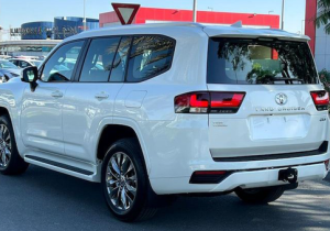 توقیف لندکروز ۳۵۰میلیاردی قاچاق