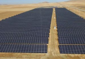 افتتاح بزرگترین نیروگاه خورشیدی کشور در شرق اصفهان