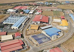 راه اندازی ۷۰۰ مگاوات انرژی خورشیدی در شهرک‌های صنعتی اصفهان