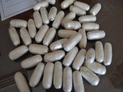 کشف ۵۰ بسته هروئین از معده قاچاقچی مواد