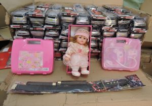 کشف دپوی ۵۰ میلیاردی لوازم آرایشی و اسباب بازی قاچاق