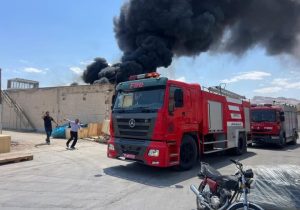 آتش سوزی در کارگاه تصفیه پنبه در درچه