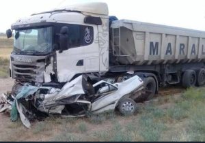 تصادف تریلی و پژو پنج مصدوم و یک فوتی برجای گذاشت