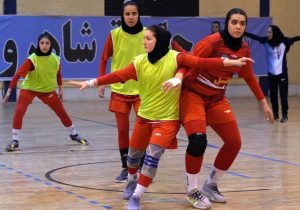 دعوت ۴ دختر اصفهانی به دور نهایی اردوی تیم ملی هندبال ایران