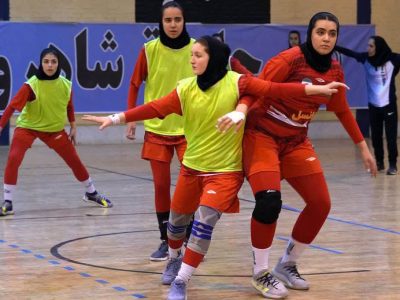 دعوت ۴ دختر اصفهانی به دور نهایی اردوی تیم ملی هندبال ایران