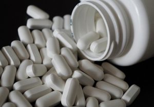 توقیف کامیون با ۲۰ هزار قرص متادون