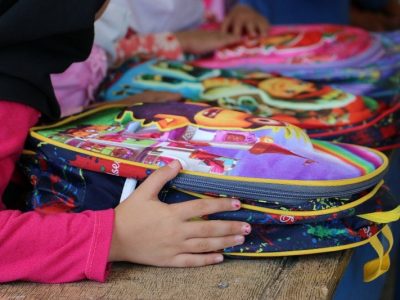 توزیع ۳۰۰۰ بسته نوشت‌افزار در ۱۳ منطقۀ آموزشی استان اصفهان