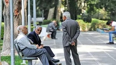 ایران جزو ۱۰ کشور پیر دنیا خواهد شد/۳۲ درصد جمعیت تا سال ۱۴۳۰ سالمند می‌شوند