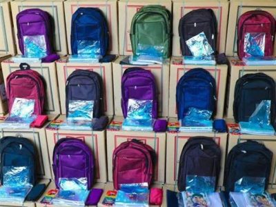 توزیع بسته های مهر تحصیلی بین نیازمندان نائینی