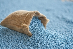 توزیع ۲۵ هزار تن کود یارانه‌ای در اصفهان طی نیمه نخست سال ۱۴۰۴