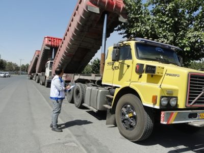 تمدید و صدور تعداد ۲۶۰ پروانه حمل فرآورده های خام دامی در شهرستان لنجان