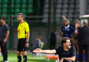 سرمربی ذوب آهن: داور در بازی فردا عادلانه سوت بزند