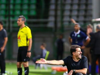 سرمربی ذوب آهن: داور در بازی فردا عادلانه سوت بزند