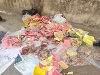 خروج ۳۰۰ کیلو گرم مرغ و آلایش های خوراکی مرغ غیرقابل مصرف انسانی در شهرستان شهرضا