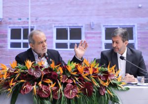 نشست ویژه رئیس‌جمهور با استاندار و نمایندگان اصفهان برای حل بحران‌های آب، آلودگی هوا، محیط زیست و قطار سریع‌ السیر 