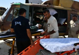 امدادهوایی اورژانس به ۵ مصدوم واژگونی خودروی ساینا در محور نطنز