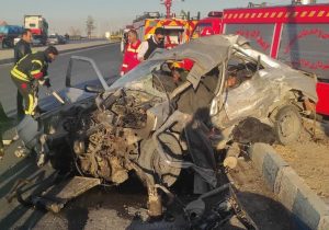 ۲ کشته و ۳ مصدوم در برخورد زنجیره‌ای سه خودرو در محور زرین‌شهر – فولادشهر