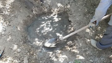 چاه غیرمجاز در اراضی مبارکه اصفهان پر و مسدود شد