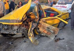 تصادف دلخراش در محور نایین / سه سرنشین پژو تاکسی بهشدت مجروح شدند