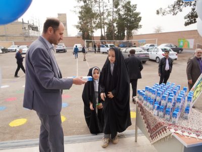آغاز توزیع شیر در مدارس ابتدایی استان اصفهان با اعتباری بالغ بر ۲۹۵میلیارد تومان