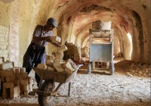 پلمب ۴۴ و نوسازی ۲۰ واحد آجرپزی در اصفهان