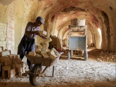 پلمب ۴۴ و نوسازی ۲۰ واحد آجرپزی در اصفهان