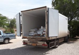 توقیف کامیون حامل بیش از ۱۲ تن آلایش مرغ غیربهداشتی در شهرستان نجف آباد