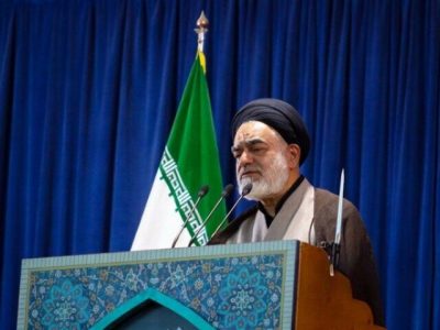 خطیب جمعه اصفهان: مسوولان در برابر معترض خاضع و مقابل اغتشاشگر قاطع باشند