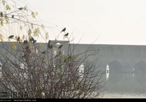 تنفس در هوای مسموم اصفهان/ وضعیت قرمز است