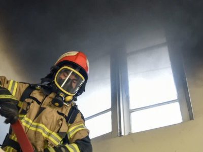 نجات ۱۵۰ شهروند اصفهانی از میان دود و آتش ساختمان پزشکان